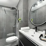 Daire Bright & Spacious With Balcony And Parking By Renters