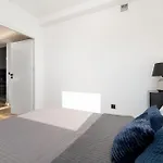 Daire Bright & Spacious With Balcony And Parking By Renters Rzeszow
