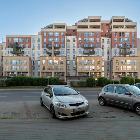 Bright & Spacious With Balcony And Parking By Renters * 제수프