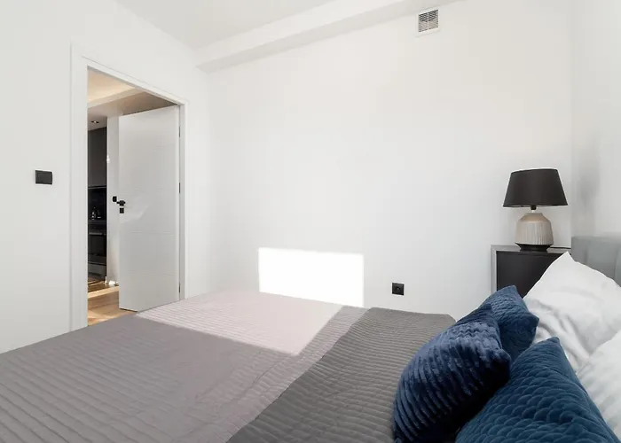 Διαμέρισμα Spacious & Bright With Balcony And Parking By Renters Rzeszów