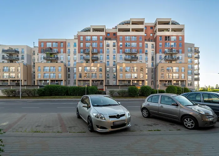 Spacious & Bright With Balcony And Parking By Renters * Rzeszów